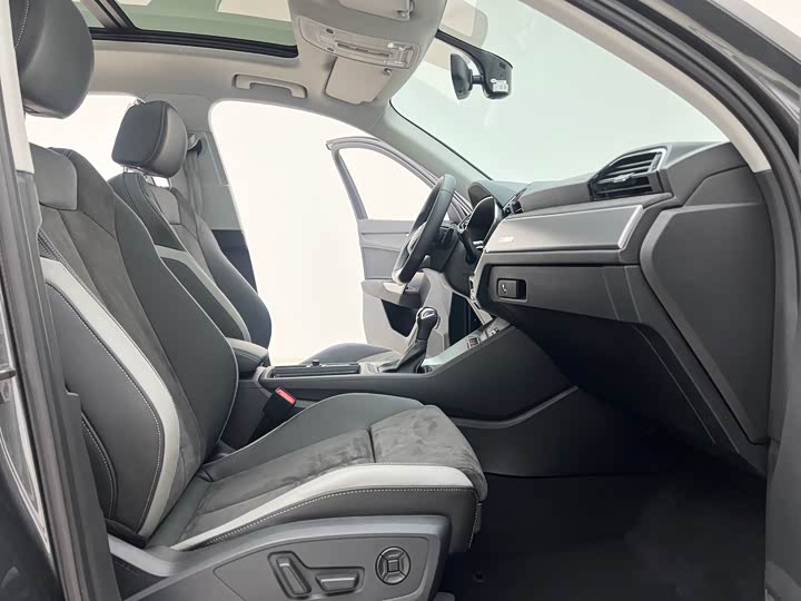 Фото 9 - Audi Q3