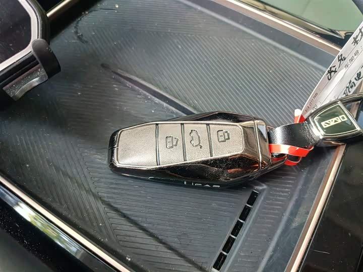 Фото 9 - Chery iCar 03