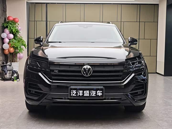 Фото 2 - Volkswagen Touareg