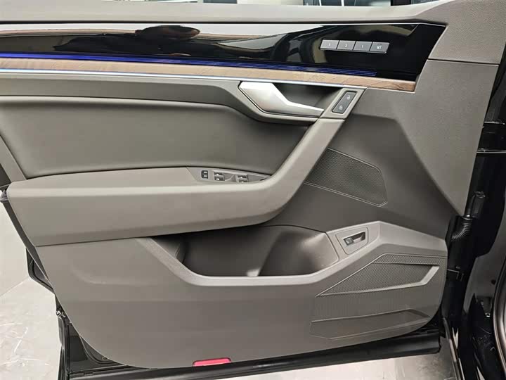 Фото 5 - Volkswagen Touareg