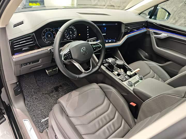 Фото 6 - Volkswagen Touareg