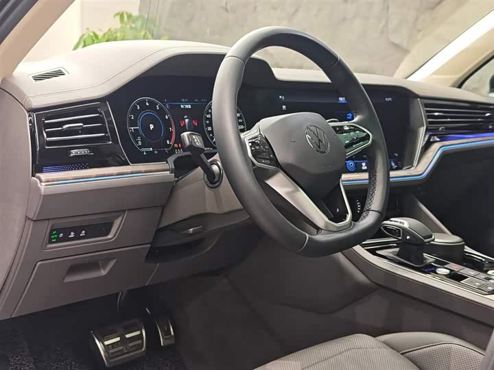 Фото 7 - Volkswagen Touareg