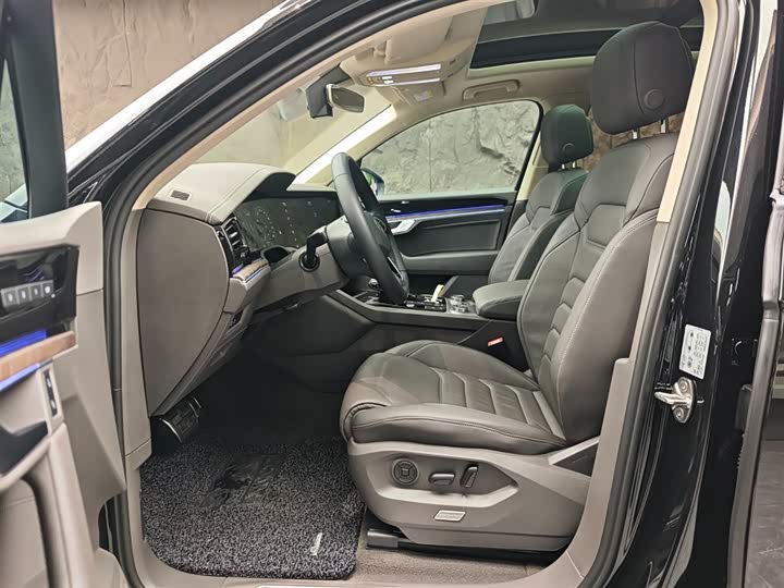 Фото 8 - Volkswagen Touareg