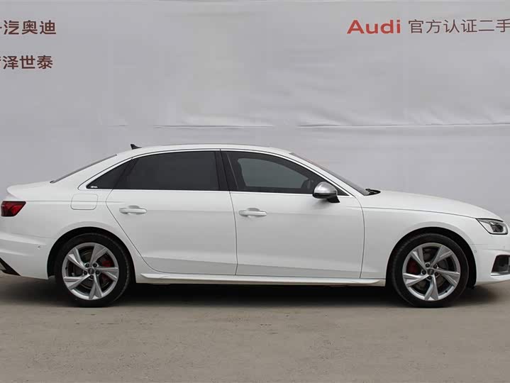 Фото 2 - Audi A4L