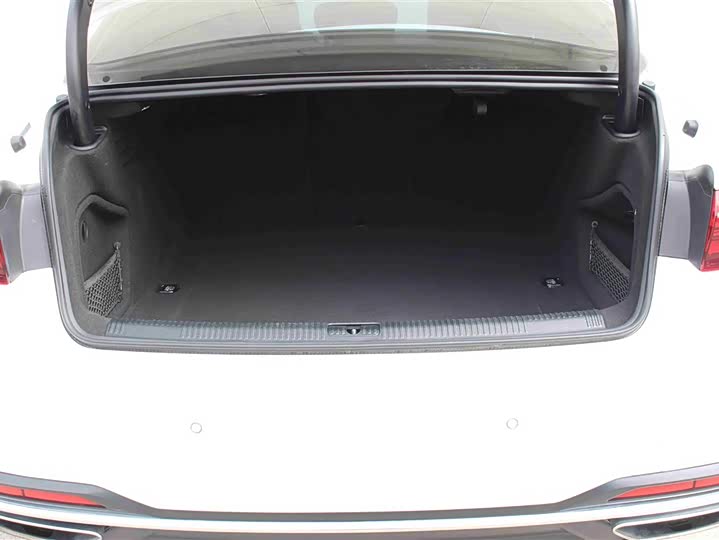 Фото 6 - Audi A4L