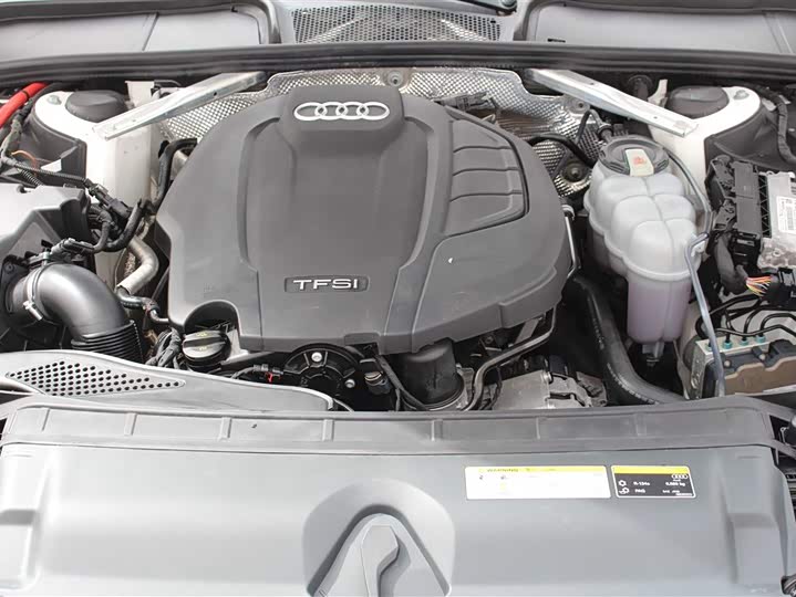 Фото 9 - Audi A4L