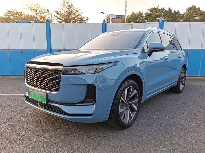 Фото 1 - LiXiang One