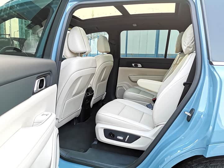 Фото 8 - LiXiang One