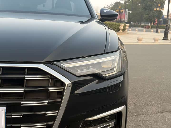 Фото 4 - Audi A6L