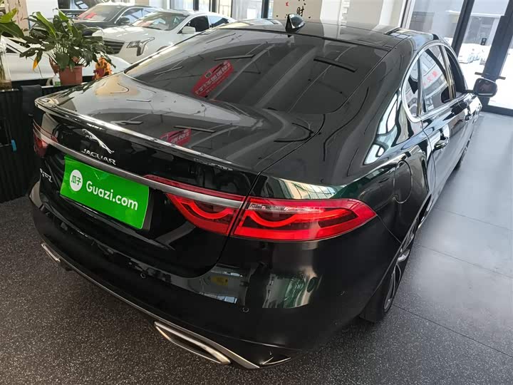 Фото 7 - Jaguar XF L