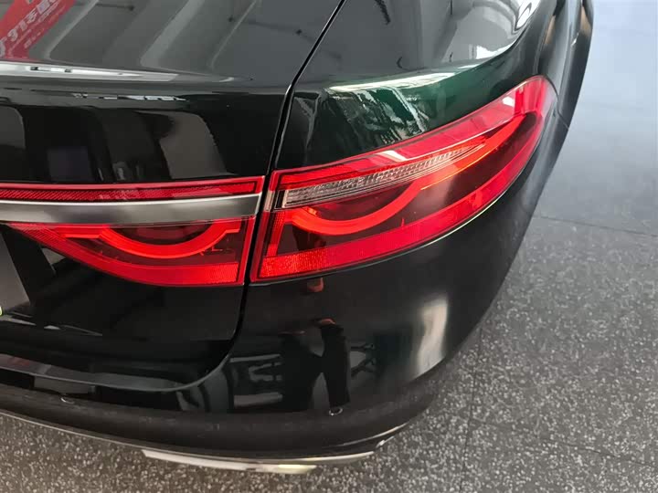 Фото 8 - Jaguar XF L