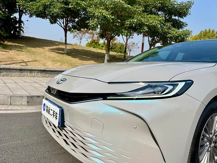 Фото 4 - Toyota Camry