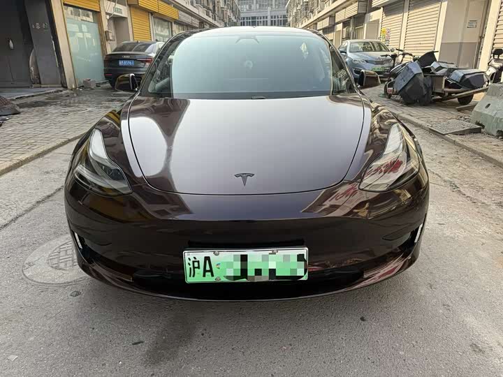 Фото 2 - Tesla Model 3
