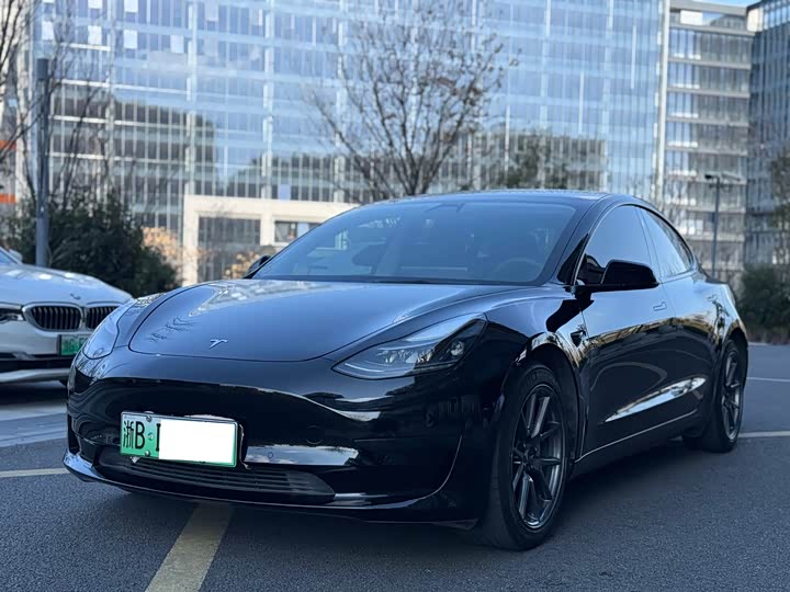 Фото 2 - Tesla Model 3