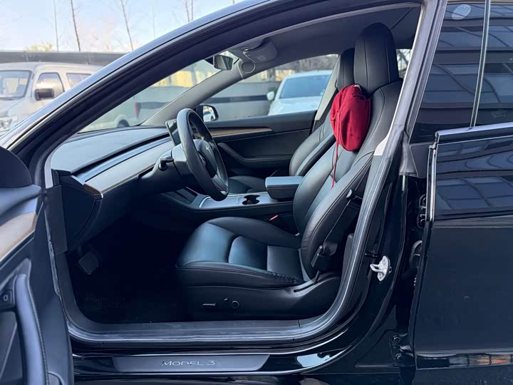 Фото 5 - Tesla Model 3