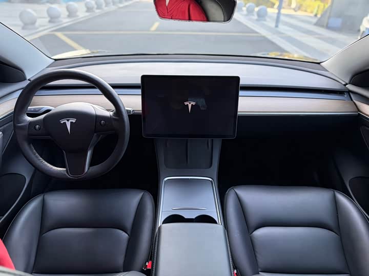 Фото 7 - Tesla Model 3