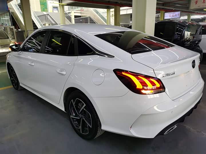 Фото 5 - MG Motor 5