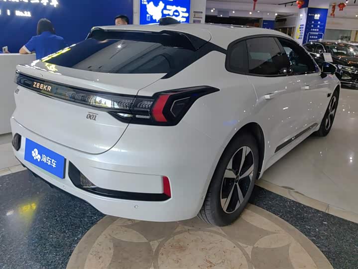 Фото 3 - Zeekr 001