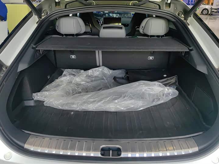 Фото 4 - Zeekr 001