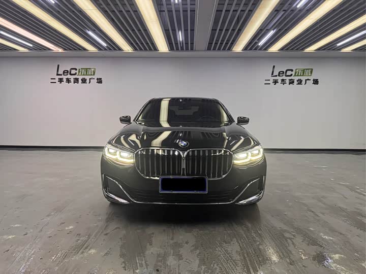 Фото 2 - BMW 7 Series