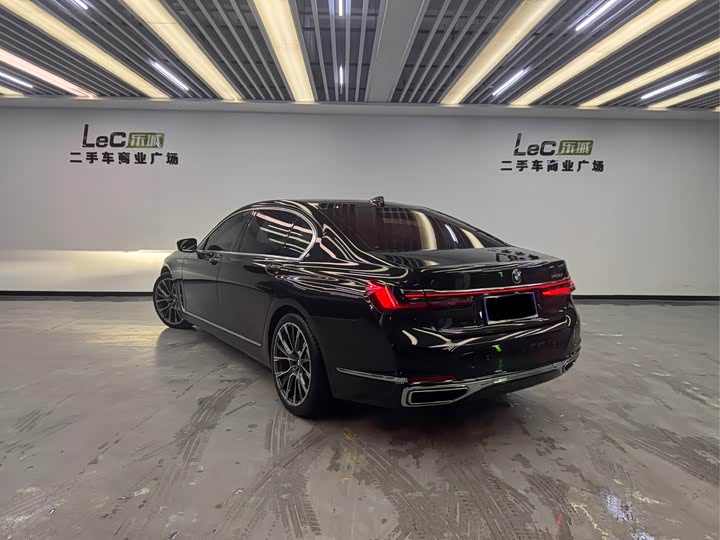 Фото 6 - BMW 7 Series