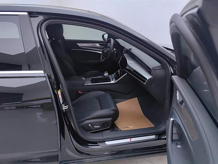 Фото 8 - Audi A6L