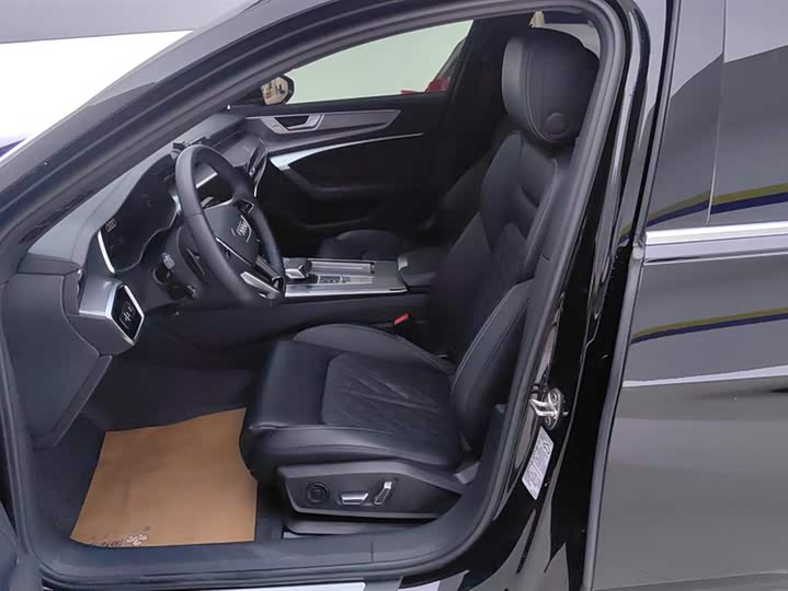 Фото 9 - Audi A6L