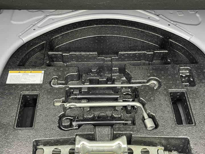 Фото 8 - Toyota Corolla