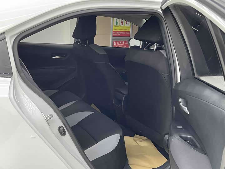 Фото 9 - Toyota Corolla