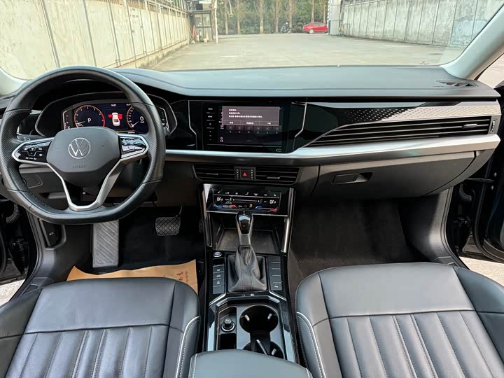 Фото 7 - Volkswagen Passat