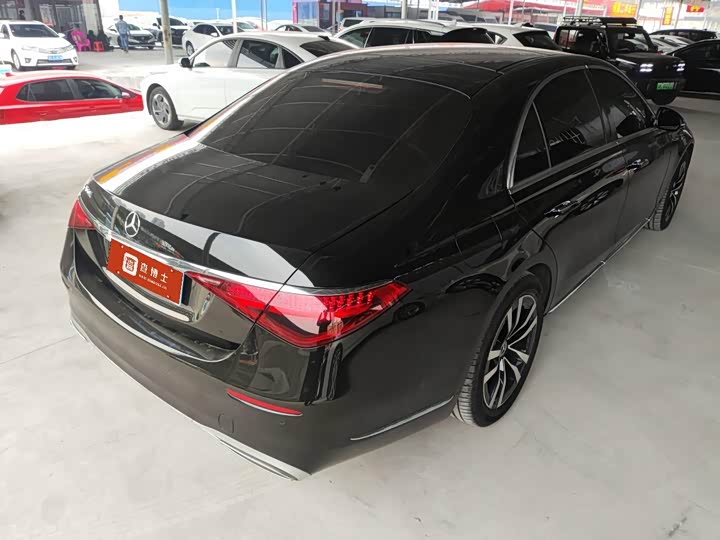 Фото 3 - Mercedes-Benz S-Class