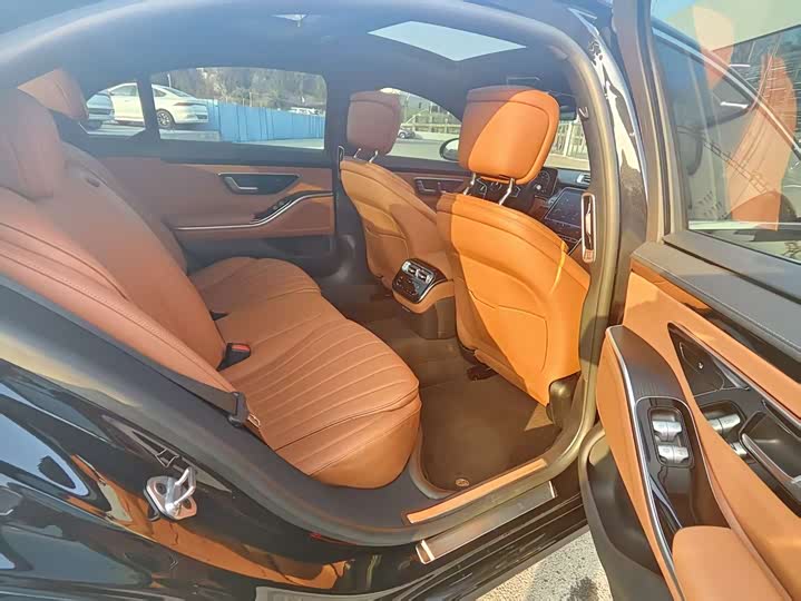 Фото 8 - Mercedes-Benz S-Class