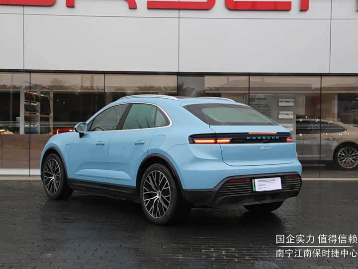 Фото 4 - Porsche Macan EV