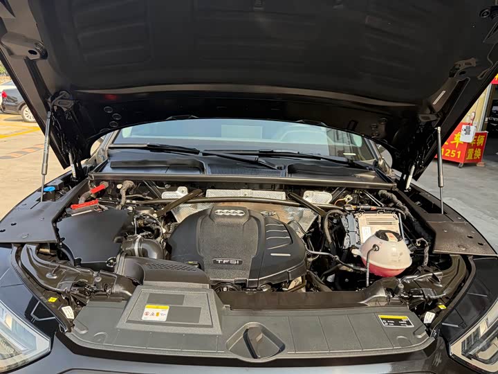 Фото 9 - Audi Q5L