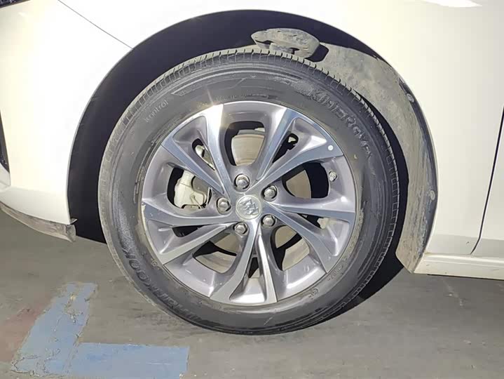 Фото 6 - Buick Verano