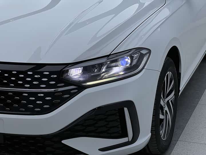 Фото 5 - Volkswagen Lavida