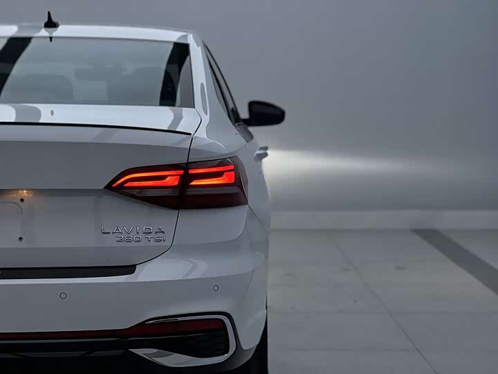 Фото 6 - Volkswagen Lavida