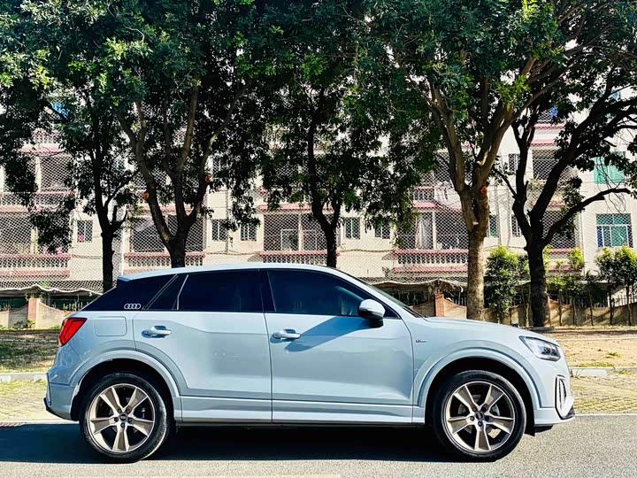 Фото 4 - Audi Q2L