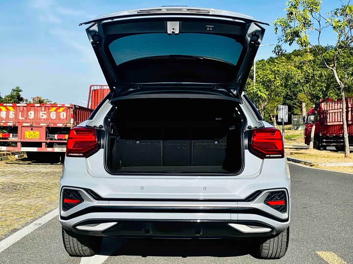 Фото 8 - Audi Q2L