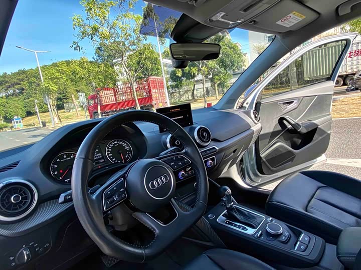 Фото 9 - Audi Q2L