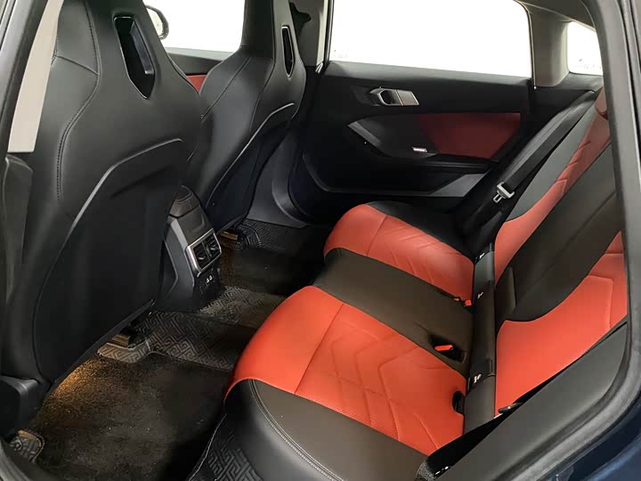 Фото 8 - BMW 2 Series