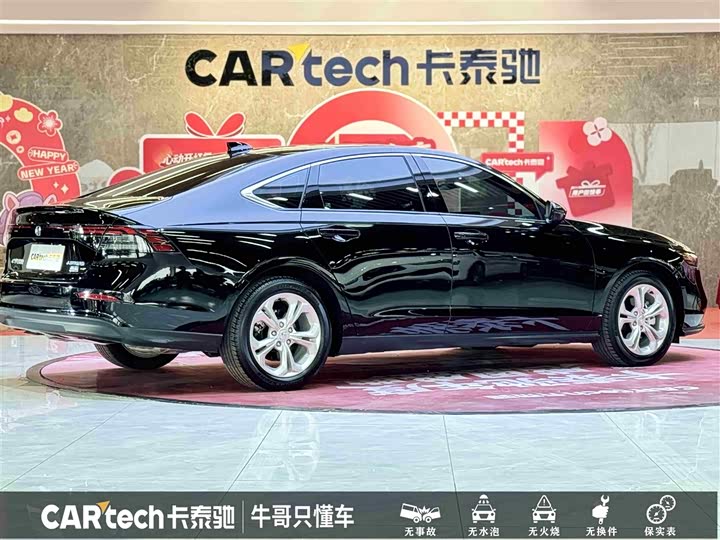 Фото 4 - Honda Accord