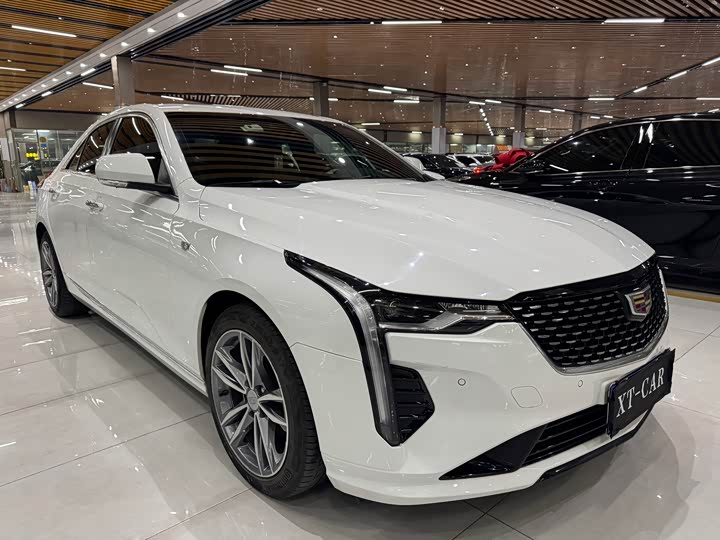 Фото 2 - Cadillac CT4