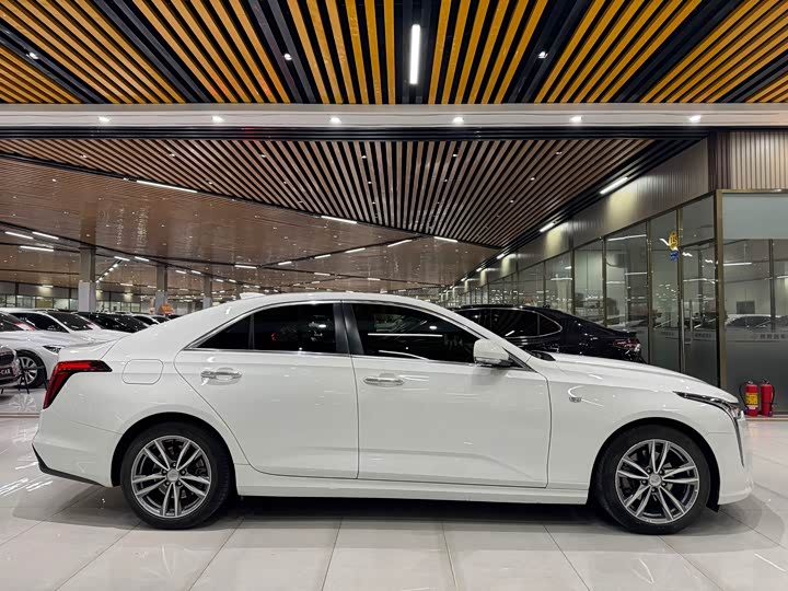 Фото 6 - Cadillac CT4