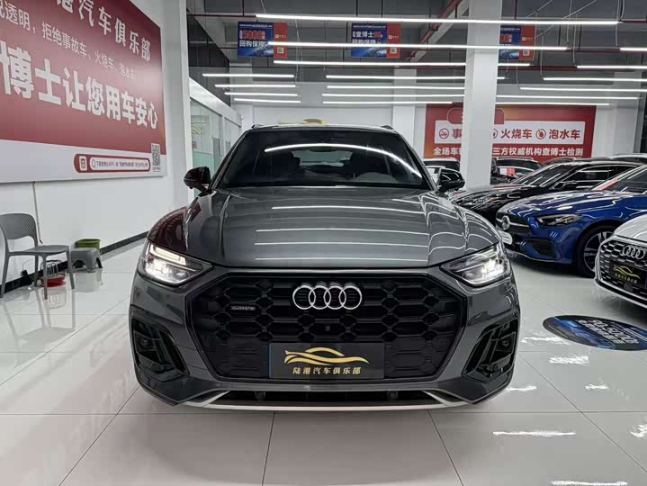 Фото 2 - Audi Q5L