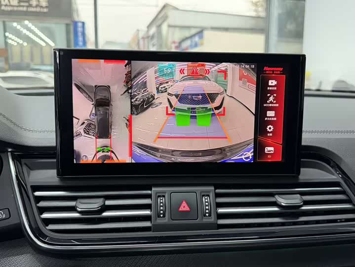 Фото 7 - Audi Q5L