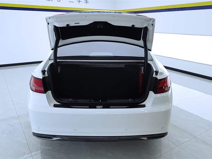 Фото 4 - Geely Emgrand GL