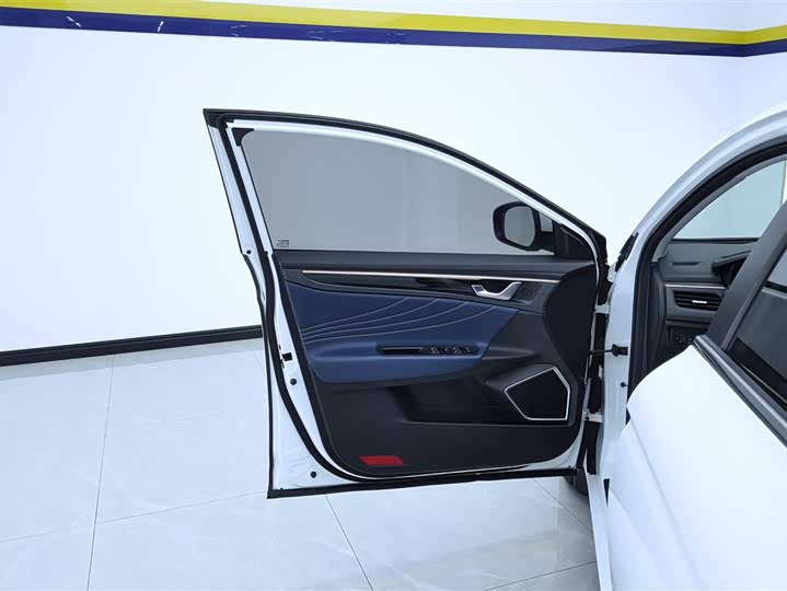 Фото 7 - Geely Emgrand GL