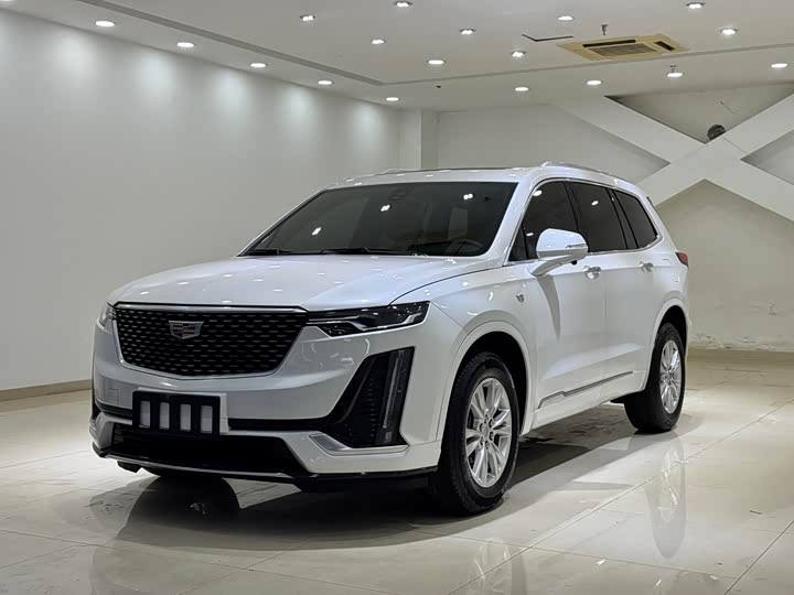 Фото 1 - Cadillac XT6