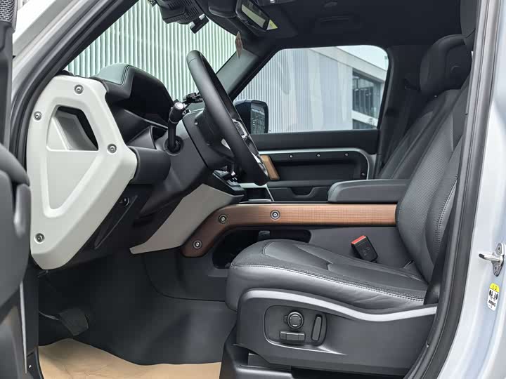 Фото 6 - Land Rover Defender